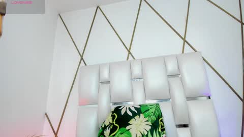 LIli cameron  online show from April 8, 2026, 11:32 am