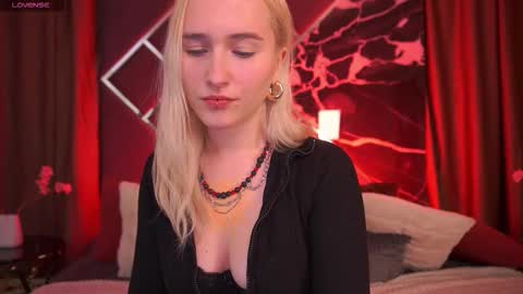 Snapshot of lilielfie chatting on February 16, 2026, 11:56 pm lilielfie online show from February 16, 2026, 11:56 pm