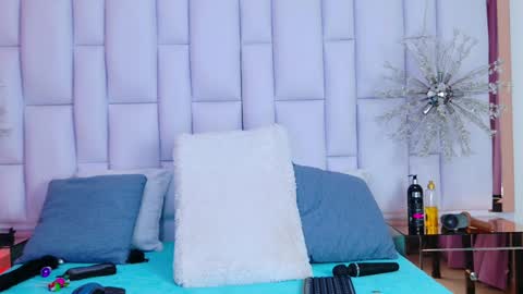 Lili online show from December 21, 2024, 7:49 pm