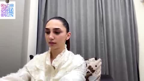 Lina online show from January 8, 2026, 10:34 pm