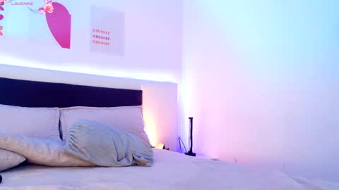 Lilith Savett online show from April 15, 2026, 7:58 pm