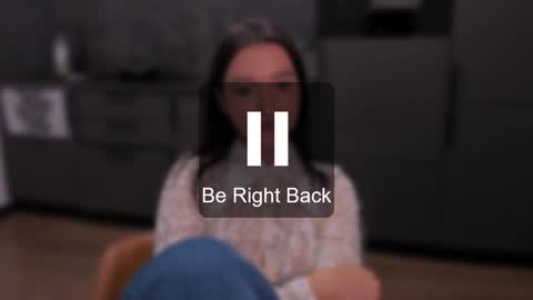 Snapshot of lililaluna chatting on December 6, 2024, 4:38 pm ... online show from December 6, 2024, 4:38 pm