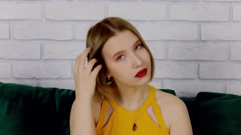 LiliLinn online show from January 25, 2025, 4:34 am