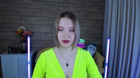 LiliLinn online show from January 28, 2025, 11:06 am