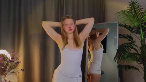 lililok101 online show from October 13, 2025, 2:11 am