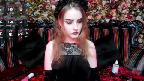 lilit_el_ online show from October 19, 2025, 10:54 pm