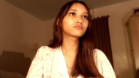 Chloe online show from September 23, 2025, 2:14 am