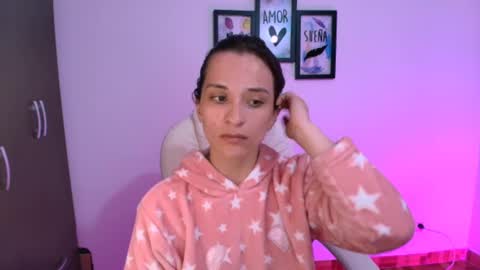 Snapshot of lilith01_ chatting on February 17, 2025, 3:15 am Leidy online show from February 17, 2025, 3:15 am