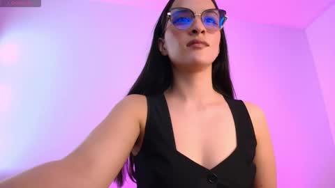 Snapshot of lilith01_ chatting on January 5, 2026, 11:19 pm Leidy online show from January 5, 2026, 11:19 pm