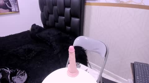 Snapshot of lilith_bdsm chatting on February 18, 2025, 9:20 pm Lilith online show from February 18, 2025, 9:20 pm