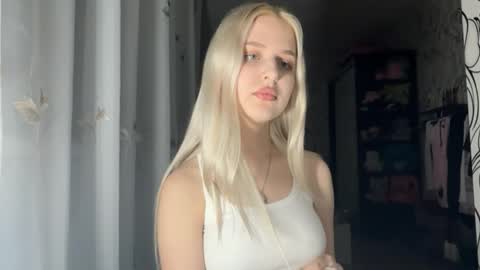 Snapshot of lilith_butterfly chatting on March 9, 2026, 4:11 pm Lilly online show from March 9, 2026, 4:11 pm