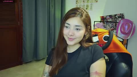 Snapshot of lilith_cruzz chatting on April 15, 2026, 4:52 am Lilith online show from April 15, 2026, 4:52 am