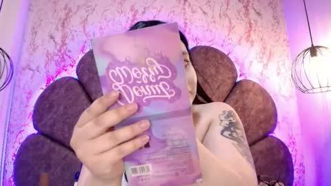   online show from November 23, 2025, 7:24 pm