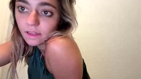 Snapshot of lilith_luv444 chatting on May 8, 2026, 6:08 am lilith_luv444 online show from May 8, 2026, 6:08 am