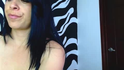 Snapshot of lilith_luv_ chatting on February 16, 2025, 7:04 am kata online show from February 16, 2025, 7:04 am