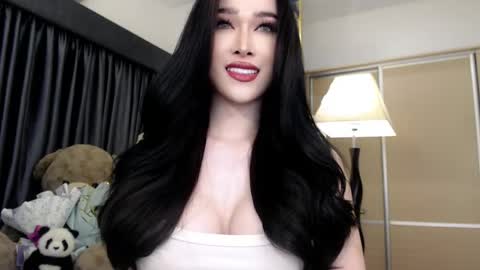 QUEEN LILITH BORBON online show from May 27, 2026, 6:49 pm