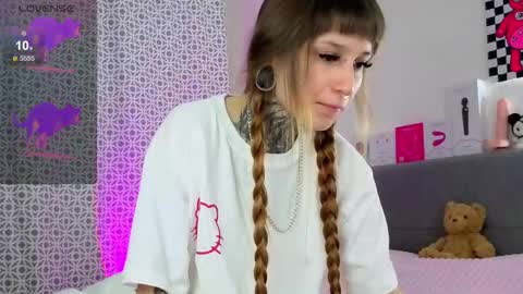 lilith_poison online show from January 14, 2026, 6:13 pm