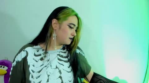 Snapshot of lilith_zenith20 chatting on November 15, 2025, 5:49 am Lilith online show from November 15, 2025, 5:49 am