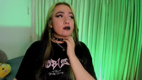 Snapshot of lilith_zenith20 chatting on December 15, 2025, 4:06 am Lilith online show from December 15, 2025, 4:06 am