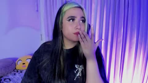 Snapshot of lilith_zenith20 chatting on December 19, 2025, 5:25 am Lilith online show from December 19, 2025, 5:25 am