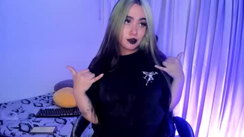 Snapshot of lilith_zenith20 chatting on December 21, 2025, 4:19 am Lilith online show from December 21, 2025, 4:19 am