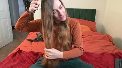 L online show from October 21, 2025, 2:18 pm