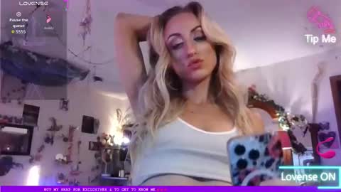 Snapshot of lilithohfish chatting on October 15, 2025, 4:18 pm Lilithohfish online show from October 15, 2025, 4:18 pm