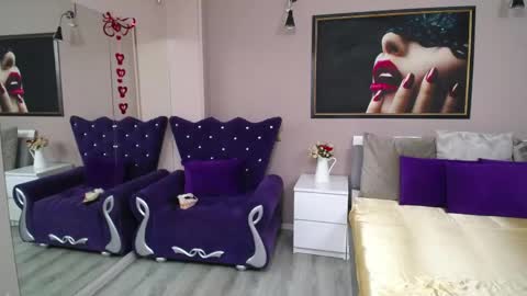 lilithreys online show from May 14, 2026, 3:46 am