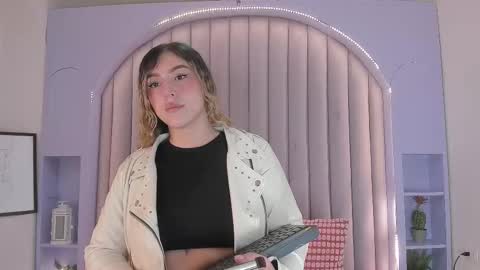 Lilith  online show from December 16, 2025, 11:37 am