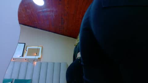 lilithsmith__ online show from October 17, 2025, 11:24 am