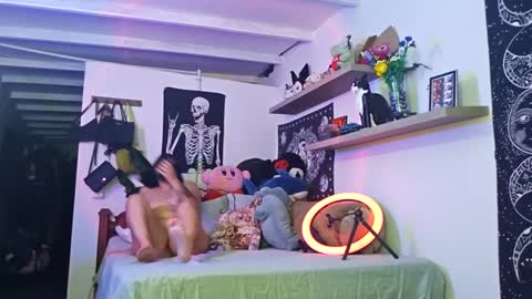 Snapshot of lilithstar_666 chatting on September 30, 2025, 10:59 pm Lilith morningstar Independent Model Helpme to reach 100 likes online show from September 30, 2025, 10:59 pm