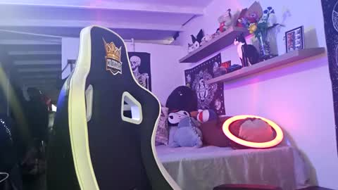 Snapshot of lilithstar_666 chatting on October 4, 2025, 10:30 pm Lilith morningstar Independent Model Helpme to reach 100 likes online show from October 4, 2025, 10:30 pm