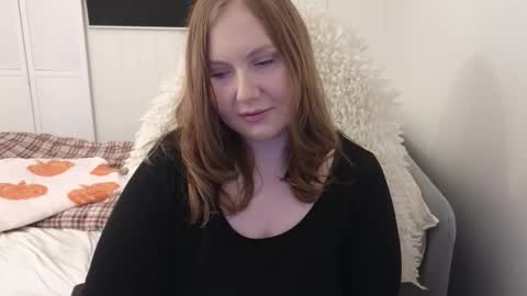 Snapshot of lilleambi chatting on December 5, 2025, 1:52 pm Anni online show from December 5, 2025, 1:52 pm