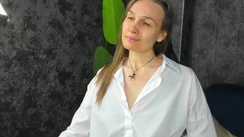 Snapshot of lillian_white1 chatting on April 25, 2026, 1:08 am lillian_white1 online show from April 25, 2026, 1:08 am