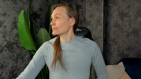 Snapshot of lillian_white1 chatting on May 4, 2026, 12:50 am lillian_white1 online show from May 4, 2026, 12:50 am