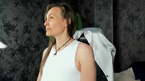 Snapshot of lillian_white1 chatting on May 5, 2026, 1:13 am lillian_white1 online show from May 5, 2026, 1:13 am