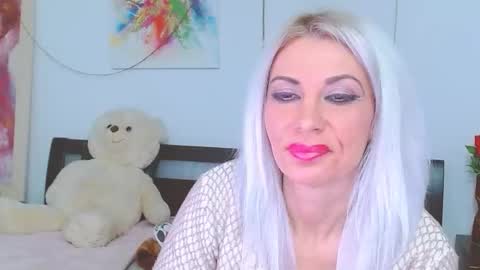 Lara online show from February 9, 2026, 11:31 pm