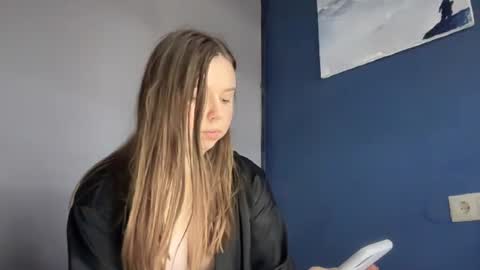 Lily online show from October 10, 2025, 10:25 am