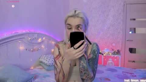 LilliMoore online show from November 9, 2025, 11:25 pm