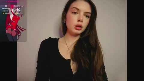 Lilia online show from April 3, 2026, 7:23 pm
