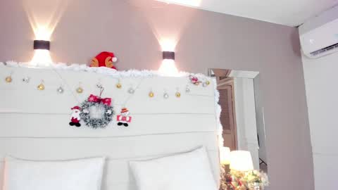 Snapshot of lilly_2809_ chatting on December 24, 2024, 7:49 am Lizeth follow me in my igimlilycute 3 online show from December 24, 2024, 7:49 am