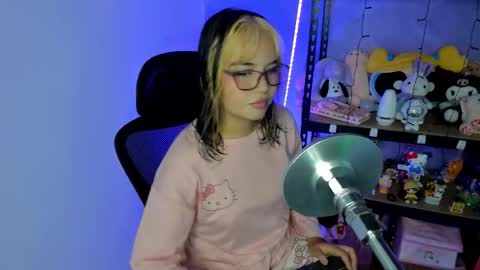 Snapshot of lilly_kinky chatting on October 25, 2025, 2:41 am Lilly online show from October 25, 2025, 2:41 am