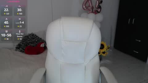 Snapshot of lilly_milf chatting on January 31, 2025, 1:54 am Lilly online show from January 31, 2025, 1:54 am