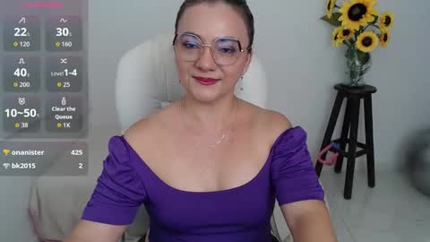 Snapshot of lilly_milf chatting on October 25, 2025, 3:51 pm Lilly online show from October 25, 2025, 3:51 pm