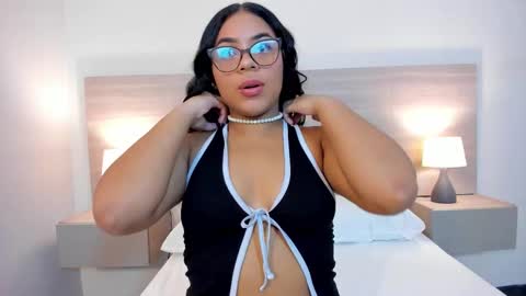 Snapshot of lilly_williamss chatting on March 18, 2026, 7:06 pm Lilly online show from March 18, 2026, 7:06 pm