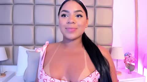 Snapshot of lilly_williamss chatting on April 22, 2026, 2:36 am Lilly online show from April 22, 2026, 2:36 am