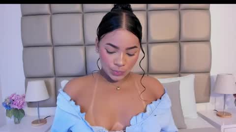 Snapshot of lilly_williamss chatting on April 27, 2026, 3:26 am Lilly online show from April 27, 2026, 3:26 am