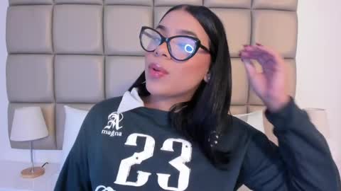 Snapshot of lilly_williamss chatting on May 14, 2026, 3:13 am Lilly online show from May 14, 2026, 3:13 am