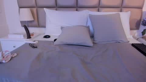 Snapshot of lilly_williamss chatting on May 15, 2026, 4:19 am Lilly online show from May 15, 2026, 4:19 am