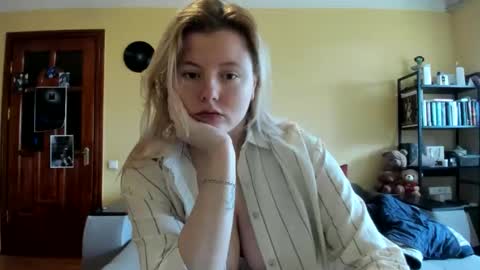 Snapshot of lillydepp chatting on April 11, 2026, 9:35 am Lilly Depp online show from April 11, 2026, 9:35 am